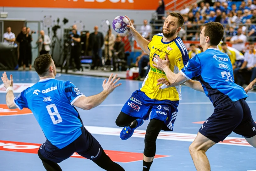 Karne u góry i na dole. Beniaminek nie rezygnuje z walki o ósemkę