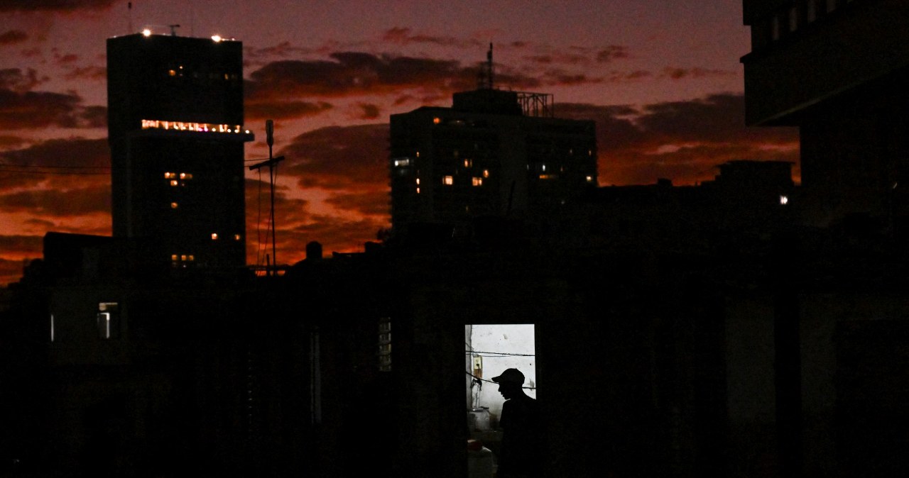 Nawet dwie doby bez prądu, brakuje też wody. Wielki kryzys na wyspie