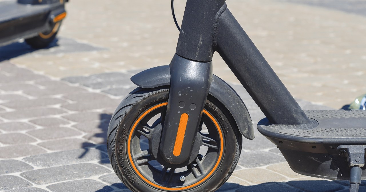 Koniec z legalną jazdą hulajnogą elektryczną. Wprowadzono limity wieku