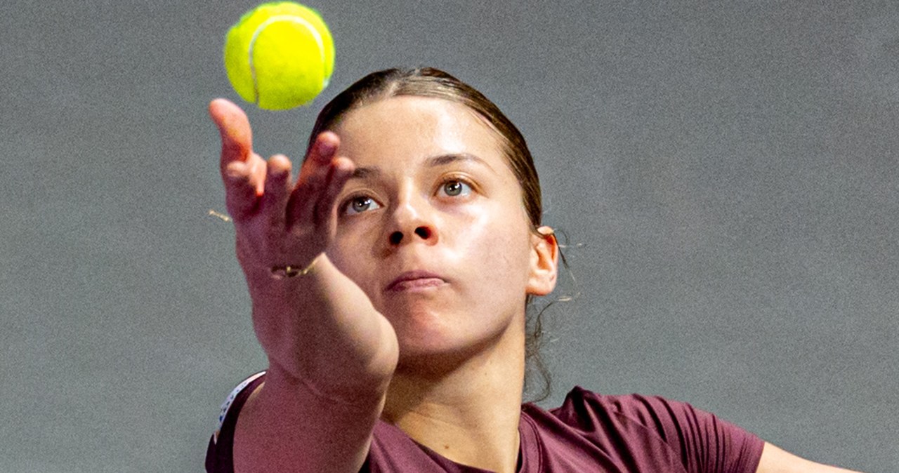 Dwa sety Polki na starcie WTA. Awans turniejowej "7" po 86 minutach