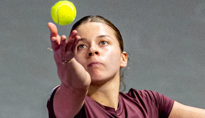 Dwa sety Polki na starcie WTA. Awans turniejowej "7" po 86 minutach