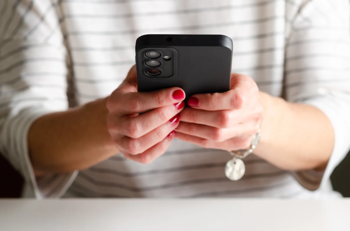 Fiskus ściga osoby, które nie złożyły deklaracji PCC-3 i nie zapłaciły podatku za towar zakupiony od osoby prywatnej, którego wartość przekroczyła tysiąc złotych. W ubiegłym roku nie tylko domagał się wniesienia opłaty za sam podatek, lecz także spłaty odsetek. Resort finansów proponuje jednak zwiększenie kwoty limitu od których należy opłacić podatek od czynności cywilnoprawnych. Kto skorzysta na tych zmianach?