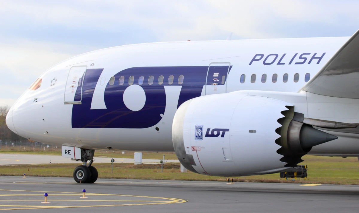 Polskie Linie Lotnicze LOT reagują na konflikt na Bliskim Wschodzie. Przewoźnik wydał nowy komunikat w sprawie lotów do Dubaju, Rijadu i Tel Awiwu. Rejsy w najbliższych dniach zostały odwołane.