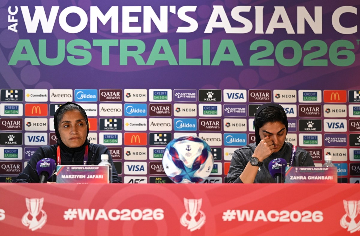 A silent protest by Iranian female footballers. "A bold decision"