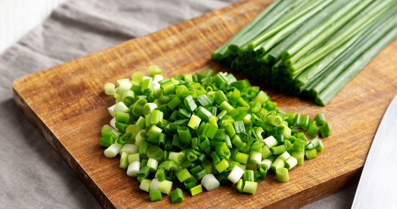 Posyp sałatkę albo kanapki. Zawiera sporo cennych pierwiastków