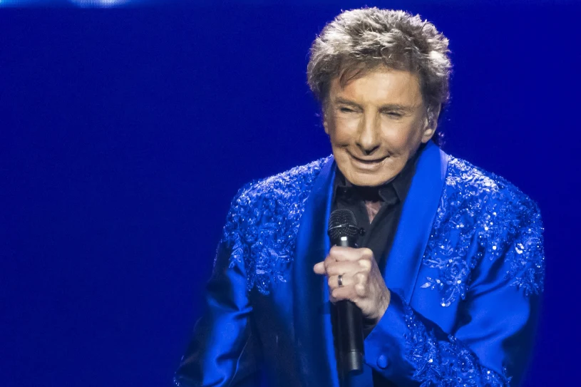 Chory Barry Manilow na nowym nagraniu! "Wyglądam olśniewająco, prawda?"