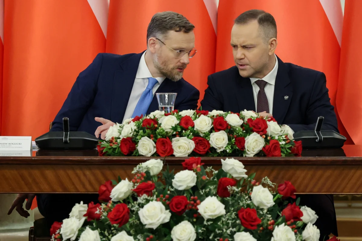 "Prezydent Karol Nawrocki stanowczo sprzeciwia się odwołaniu zastępców Prokuratora Generalnego bez jego pisemnej zgody" - oświadczył szef KPRP Zbigniew Bogucki w piśmie do ministra sprawiedliwości, prokuratora generalnego Waldemara Żurka. Bogucki ostrzegł: "Taki bezprawny akt będzie deliktem konstytucyjnym". Według szefa KPRP ograniczanie zastępcom PG dostępu do siedziby Prokuratury Krajowej jest bezpodstawne i należy je rozpatrywać w kategorii mobbingu.