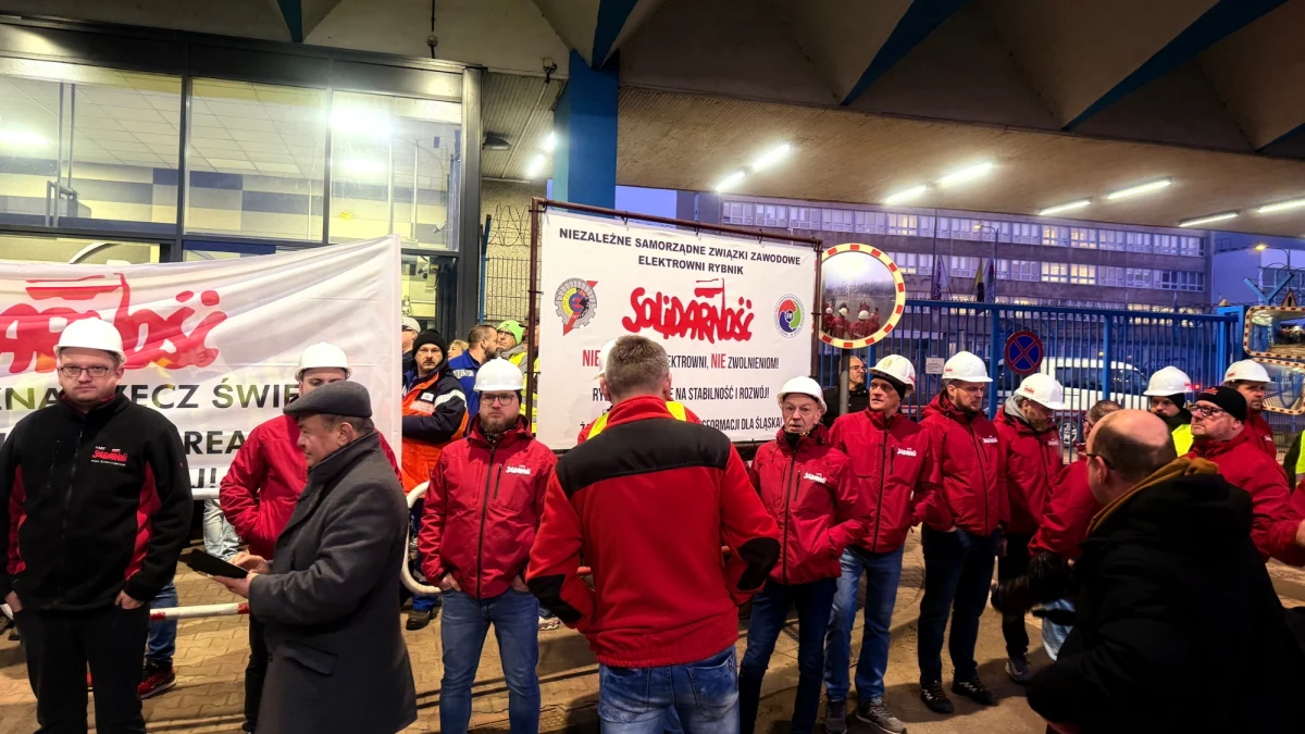 Przeciwko planowi zamknięcia Elektrowni Rybnik (Śląskie) protestowali pracownicy i związkowcy z zakładu. W środę wczesnym rankiem zebrali się przed jego bramą. Ich zdaniem planowana likwidacja zakładu oznaczać będzie m.in. zwolnienia.