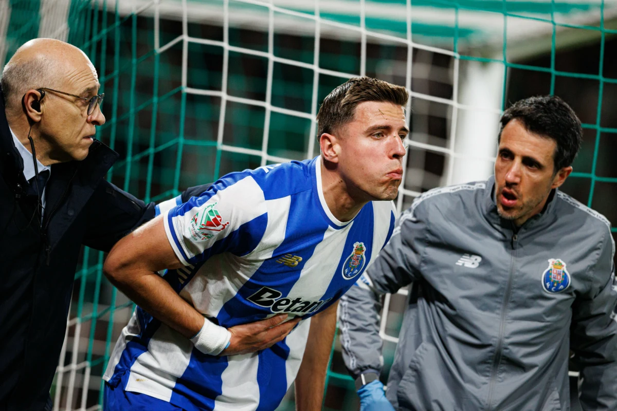 Jan Bednarek z kontuzją. Obrońca FC Porto doznał urazu żebra, która może wyłączyć go z gry, tymczasem zbliżają się baraże reprezentacji Polski o awans na mundial. Wcześniej kontuzji doznał Robert Lewandowski.
