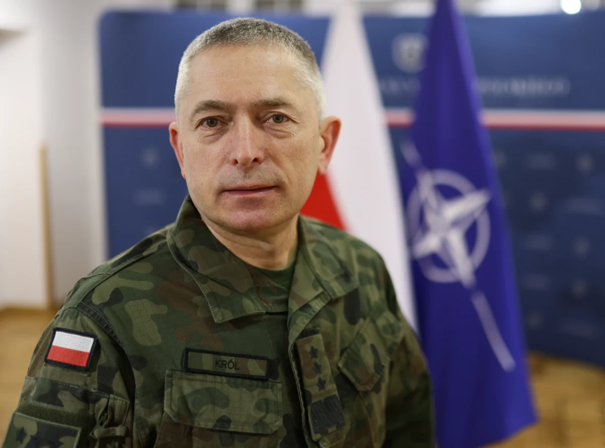 Trzeba rozwijać nasz przemysł zbrojeniowy. Na pewno musimy produkować amunicję rakietową. Nikt nam nie zagwarantuje, że jak przyjdzie wojna, to będzie krótka, albo że Amerykanie nam wszystko dostarczą – mówił w Rozmowie o 7:00 w internetowym Radiu RMF24 gen. broni dr Krzysztof Król. Doradca szefa Sztabu Generalnego WP poinformował, że w 2024 r. ok. 27 proc. sprzętu używanego przez polską armię była wyprodukowana w Polsce i był to najmniejszy procent wśród państw europejskich.