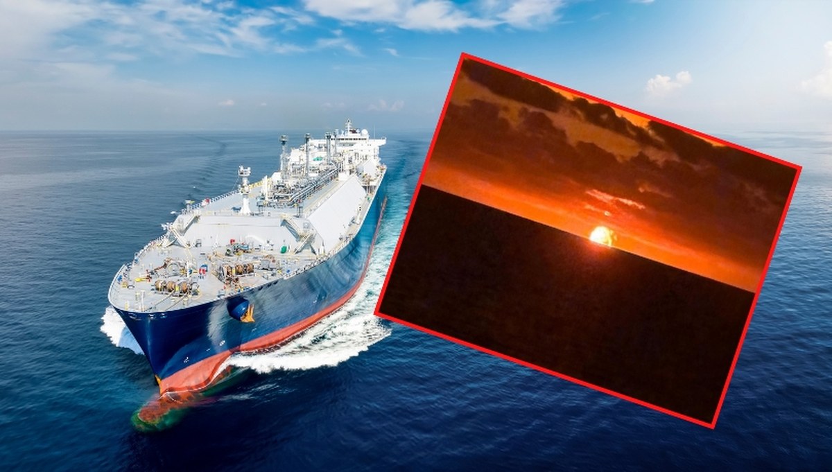 To nie zachód słońca, a płonący rosyjski gazowiec na Morzu Śródziemnym