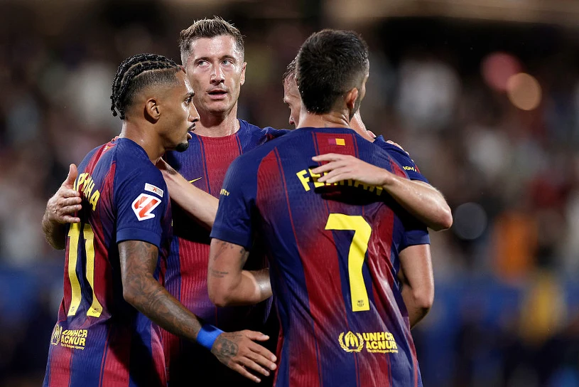 Dwa podania w 64 minuty. Oto prawda nt. rywala Lewandowskiego. "Agent 007"