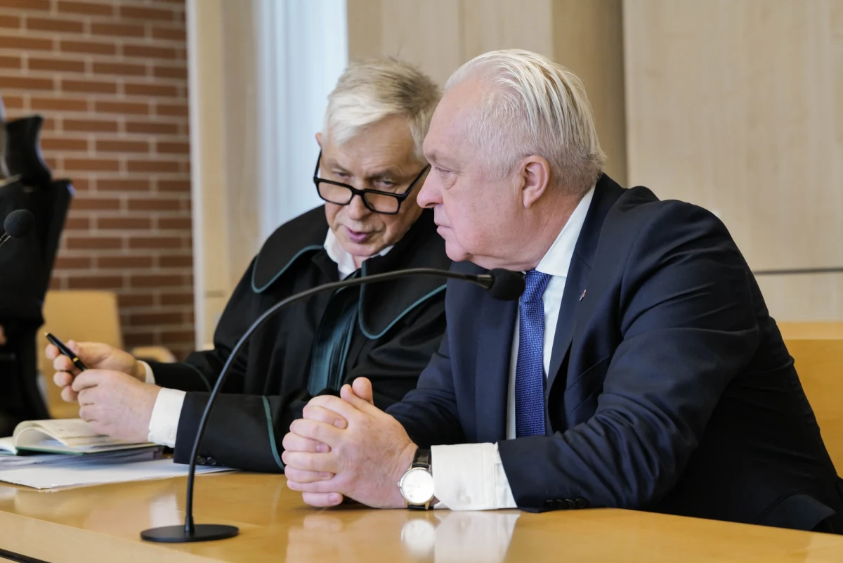 Jest wniosek o umorzenie postępowania sądowego w sprawie wiceministra rolnictwa Jacka Czerniaka. Polityk został oskarżony o spowodowanie wypadku drogowego. Poszkodowana została rowerzystka.