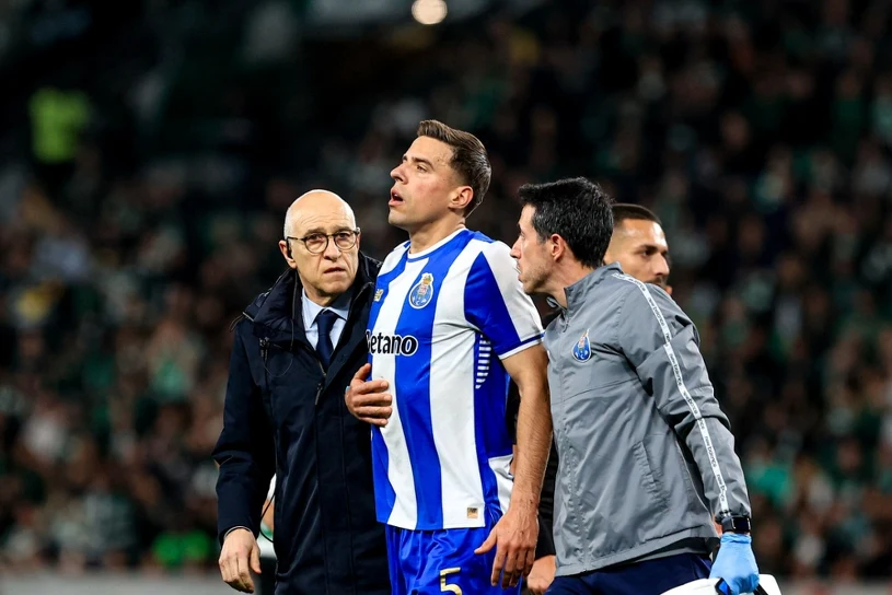 Bednarek kontuzjowany, o "oprawcy" Polaka już głośno. Kolejny cios dla "Smoków"