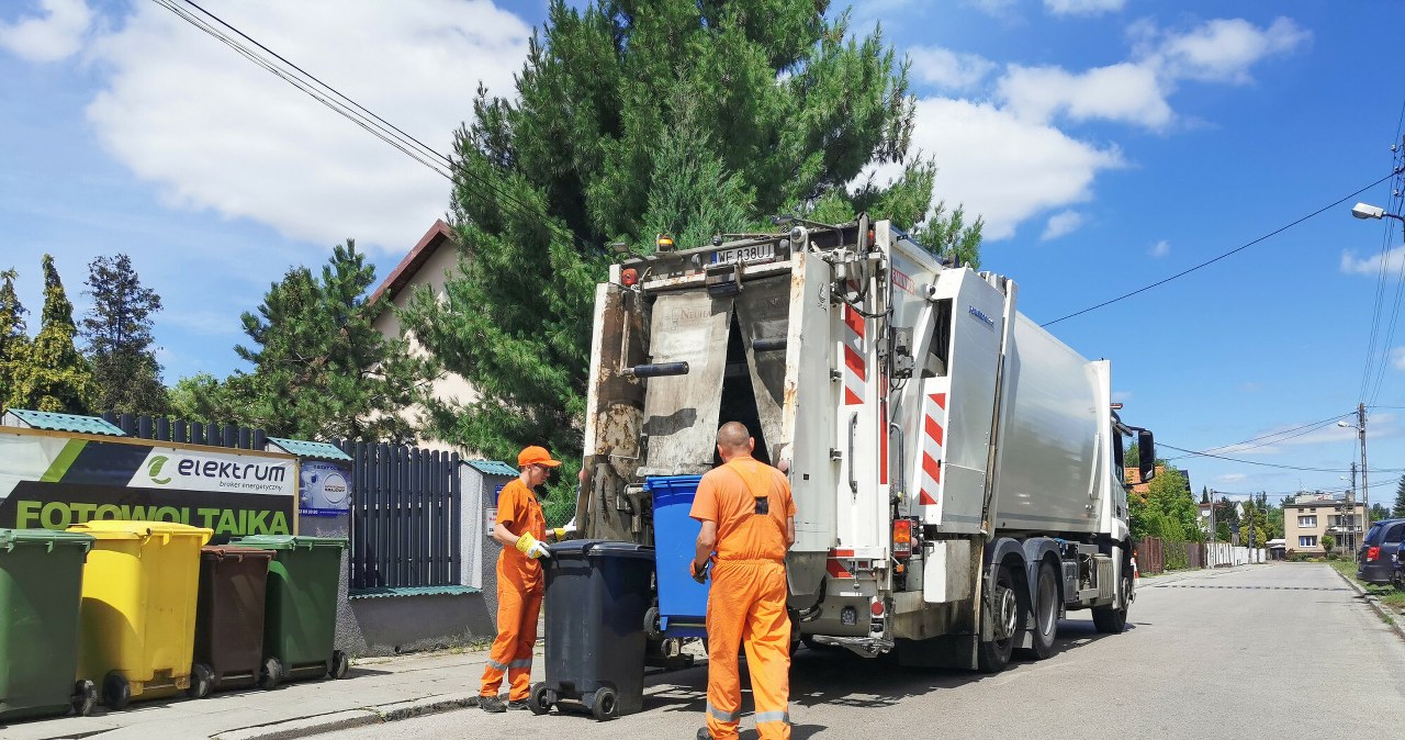 Nie każdy mieszkaniec bloku musi płacić za śmieci. Oto lista zwolnionych