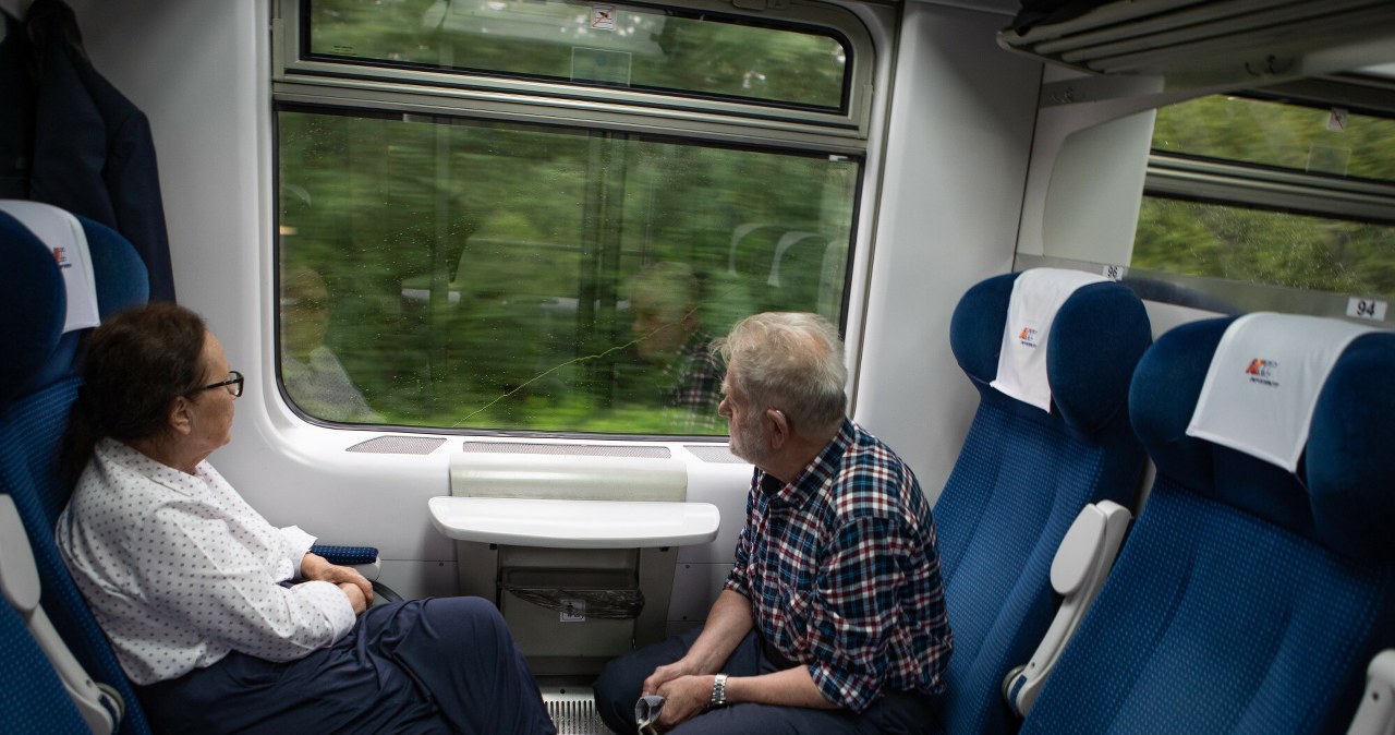 Zniżki na pociągi dla seniorów. Tyle mogą zaoszczędzić emeryci