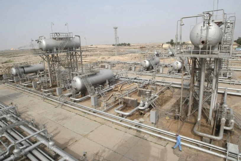 Drony w rejonie wydobycia, personel ewakuowany. Gigant naftowy z problemami