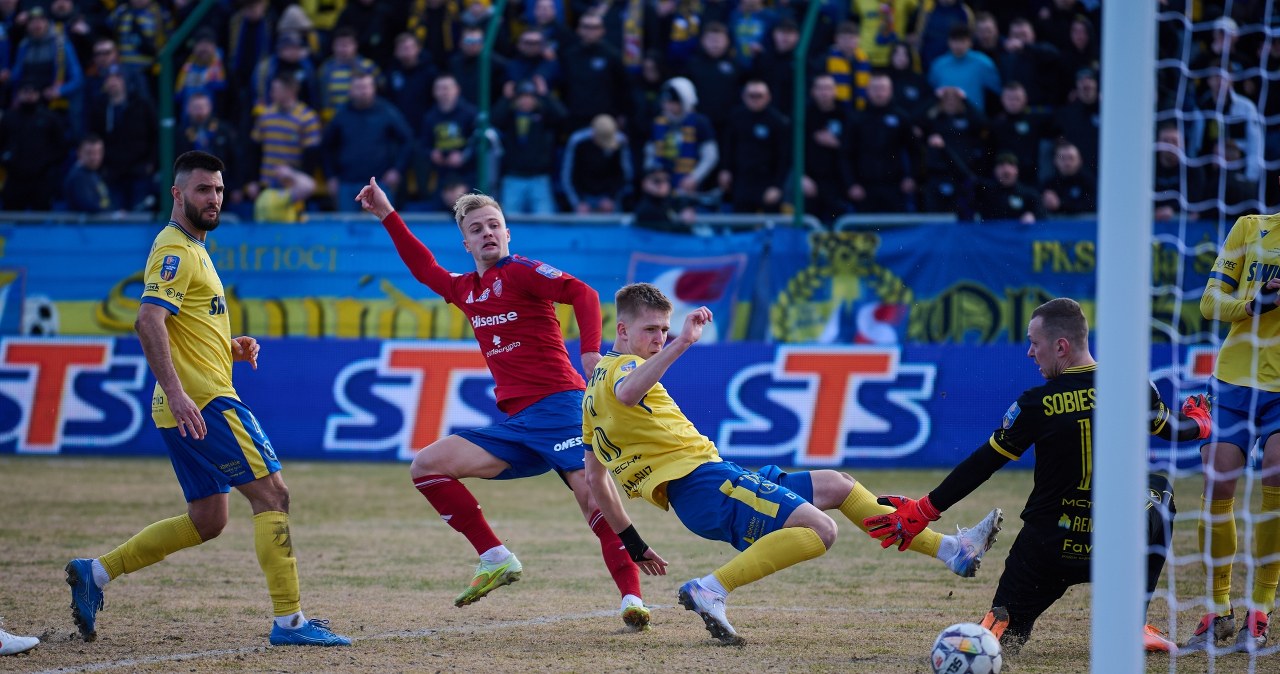 Historyczny mecz III-ligowca, Raków zaskoczony. Gol w 93. minucie