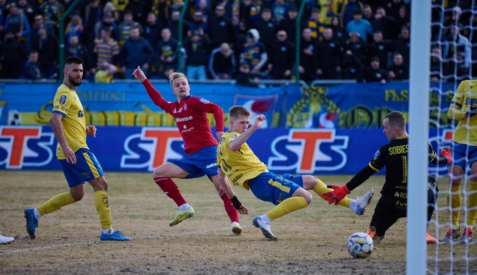 Historyczny mecz III-ligowca, Raków zaskoczony. Gol w 93. minucie