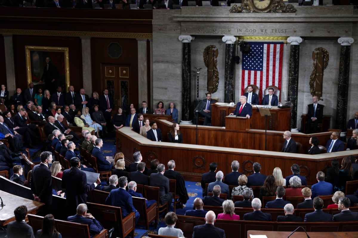 "Nielegalna wojna". 212 do 219, Izba Reprezentantów zdecydowała