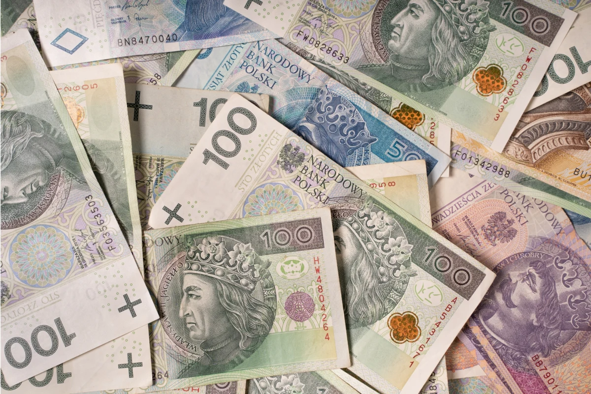 Narodowy Bank Polski opublikował projekcję inflacji oraz PKB na kolejne lata. Na koniec 2026 r. inflacja ma wynieść 2,3 proc., na koniec 2027 - 2,4 proc., a na koniec 2028 - 2,3 proc.