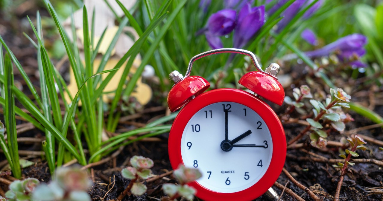 Nie prześpij zmiany czasu. To w ten weekend trzeba przestawić zegarki