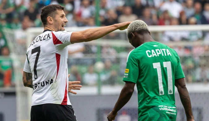 Gwiazda Ekstraklasy szykuje się do wyjazdu z Polski. Został ostatni krok