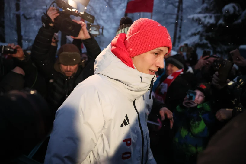 Tomasiak wycofany, Polak za burtą mistrzostw świata. Słynny trener reaguje