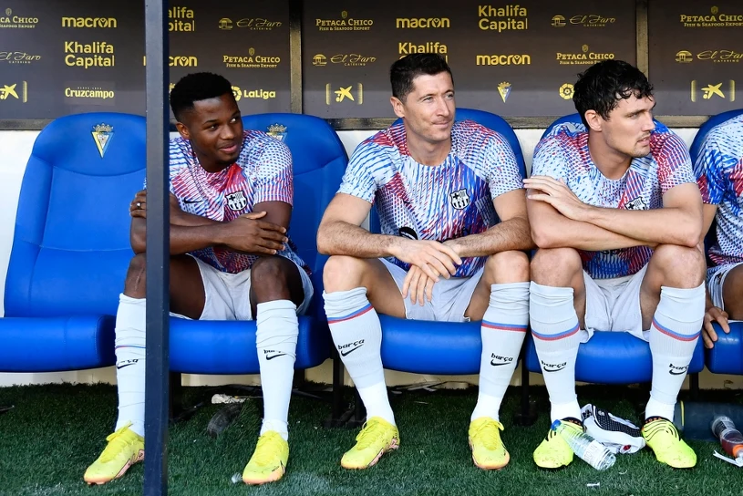 Zaskakujący ruch Barcelony, dwa lata kontraktu. Lewandowski uprzedzony