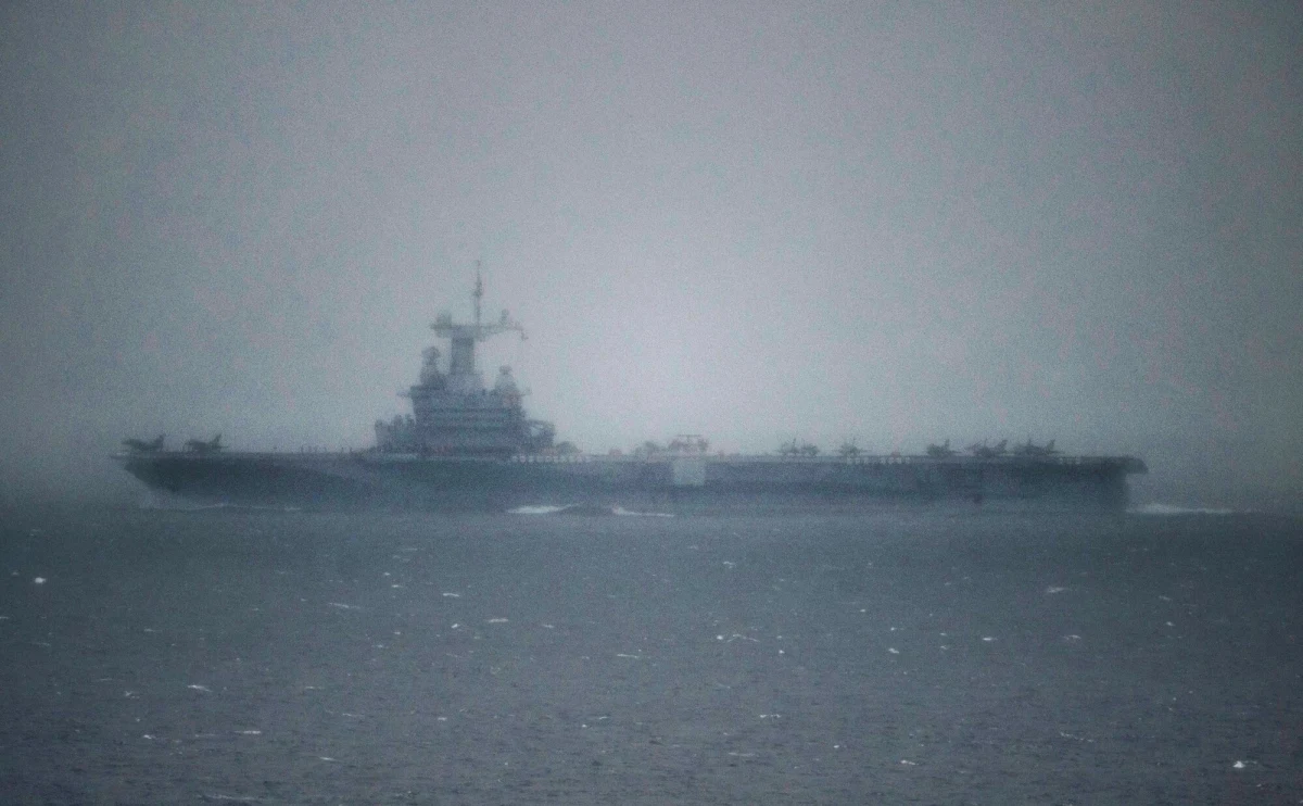 Francuski lotniskowiec Charles de Gaulle wpłynął na wody Morza Śródziemnego - poinformowała w piątek agencja AFP. Okręt wcześniej uczestniczył w ćwiczeniach na Morzu Bałtyckim, ale w związku z wojną USA i Izraela z Iranem został wysłany, aby wspierać sojuszników Francji w regionie Bliskiego Wschodu.