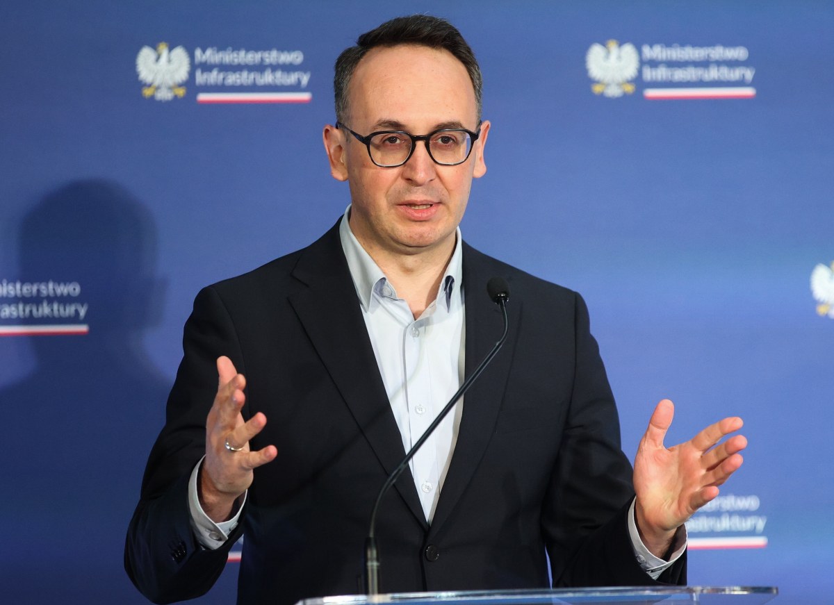 Minister Klimczak zmienia przepisy. "W związku z sytuacją na rynku paliw..."