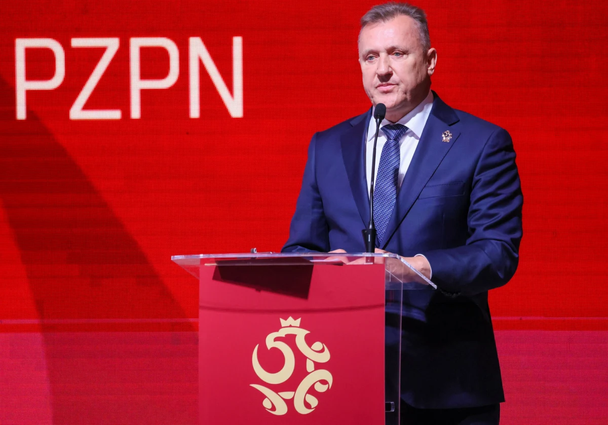 "Nie ulegnę presji ani szantażowi" – przekazał w sobotę prezes Polskiego Związku Piłki Nożnej Cezary Kulesza, nawiązując do o wyjazdowego meczu Wisły Kraków ze Śląskiem Wrocław, na którym klub z Krakowa się nie pojawił. "Biała Gwiazda" w ten sposób zaprotestowała przeciwko decyzji drużyny gospodarzy o niewpuszczeniu kibiców Wisły na stadion. Prezes Kulsza zapowiedział "surową reakcję". 