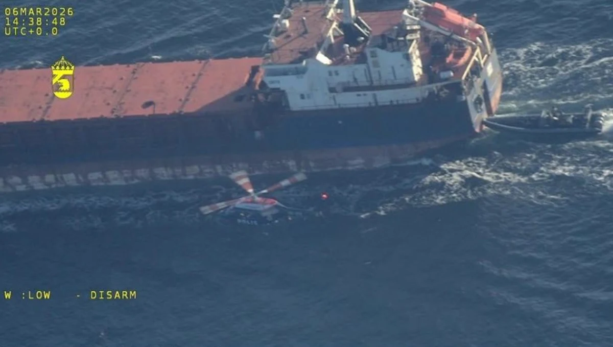 "​Licząca 11 osób załoga zatrzymanego w piątek na Bałtyku przez szwedzkie służby statku towarowego Caffa w zdecydowanej większości składa się z Rosjan" - powiedział w sobotę Daniel Stenling ze szwedzkiej Straży Przybrzeżnej. Według Stenlinga wzmocniło się podejrzenie, że jednostka posługiwała się fałszywą banderą Gwinei.