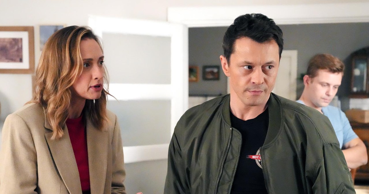 "Barwy szczęścia": Zacznie wtrącać się w ich życie. Nie pozwoli mu na to