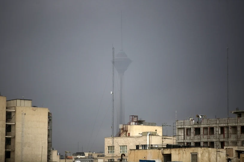 Toksyczny deszcz w Iranie. Apokaliptyczny obraz miasta