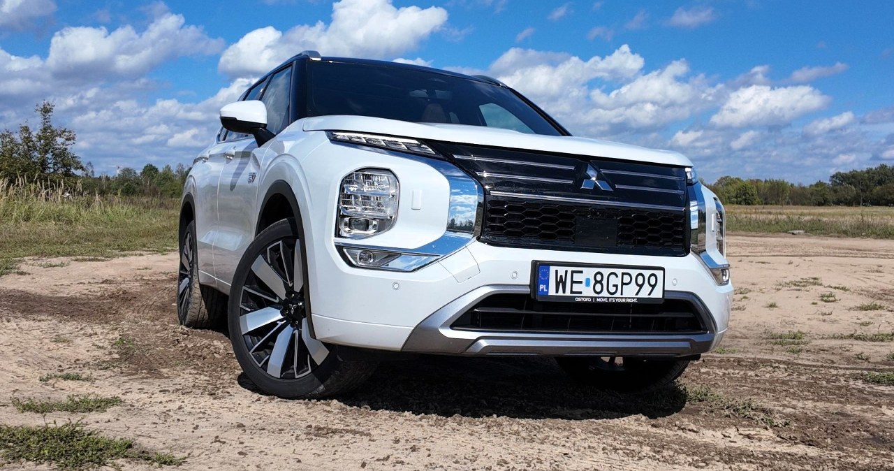 Mitsubishi Outlander waży 2 t , pali 0,8 l/100 km. Tańszy choćby o 50 tys. zł