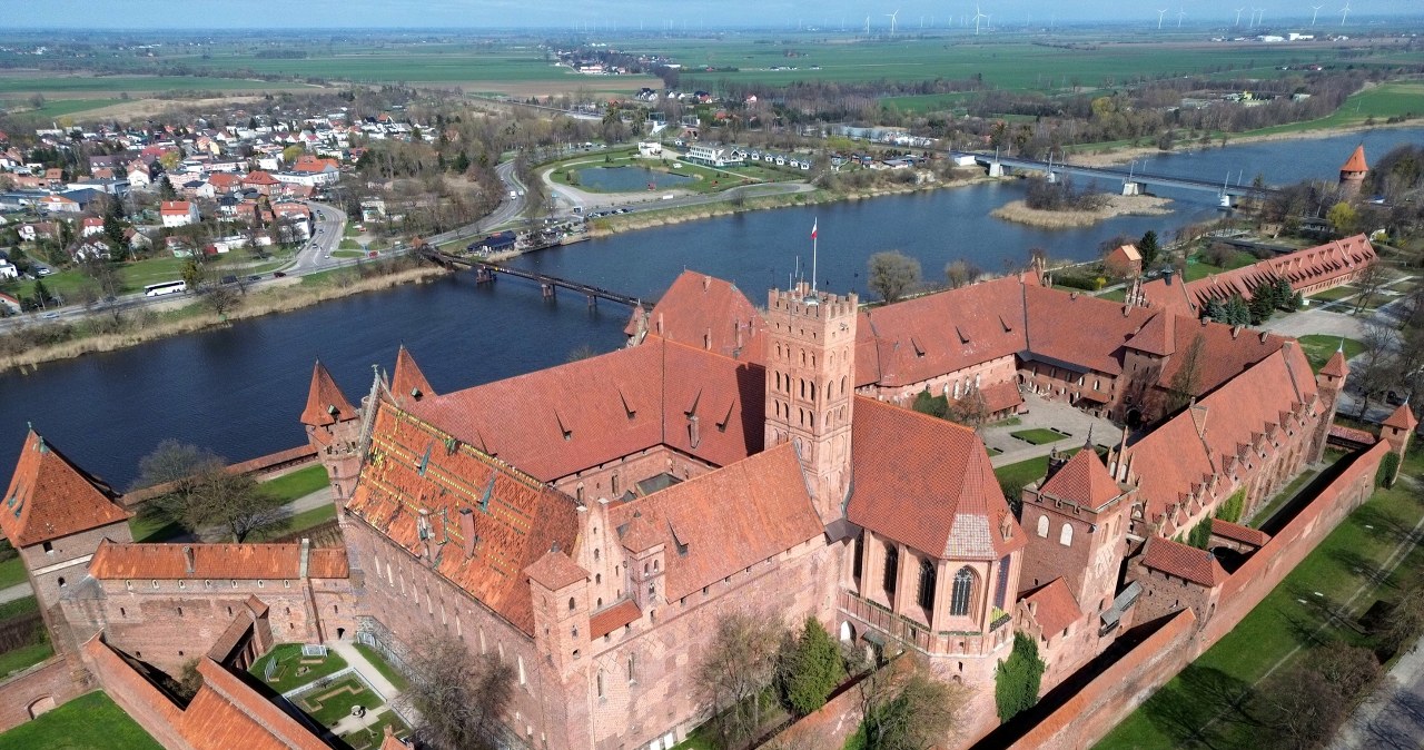 Urządzano tam największe turnieje rycerskie. Zamek warto zwiedzić teraz