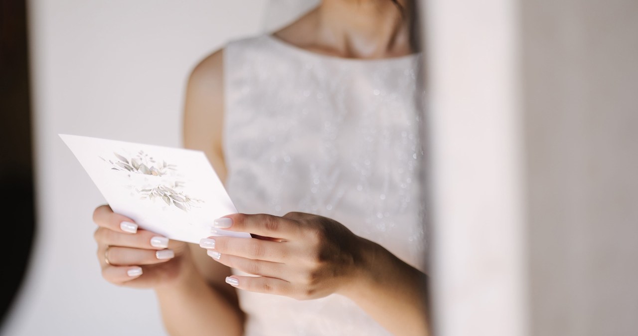 Nietypowe zaproszenia na wesele. Wysłali gościom chleb