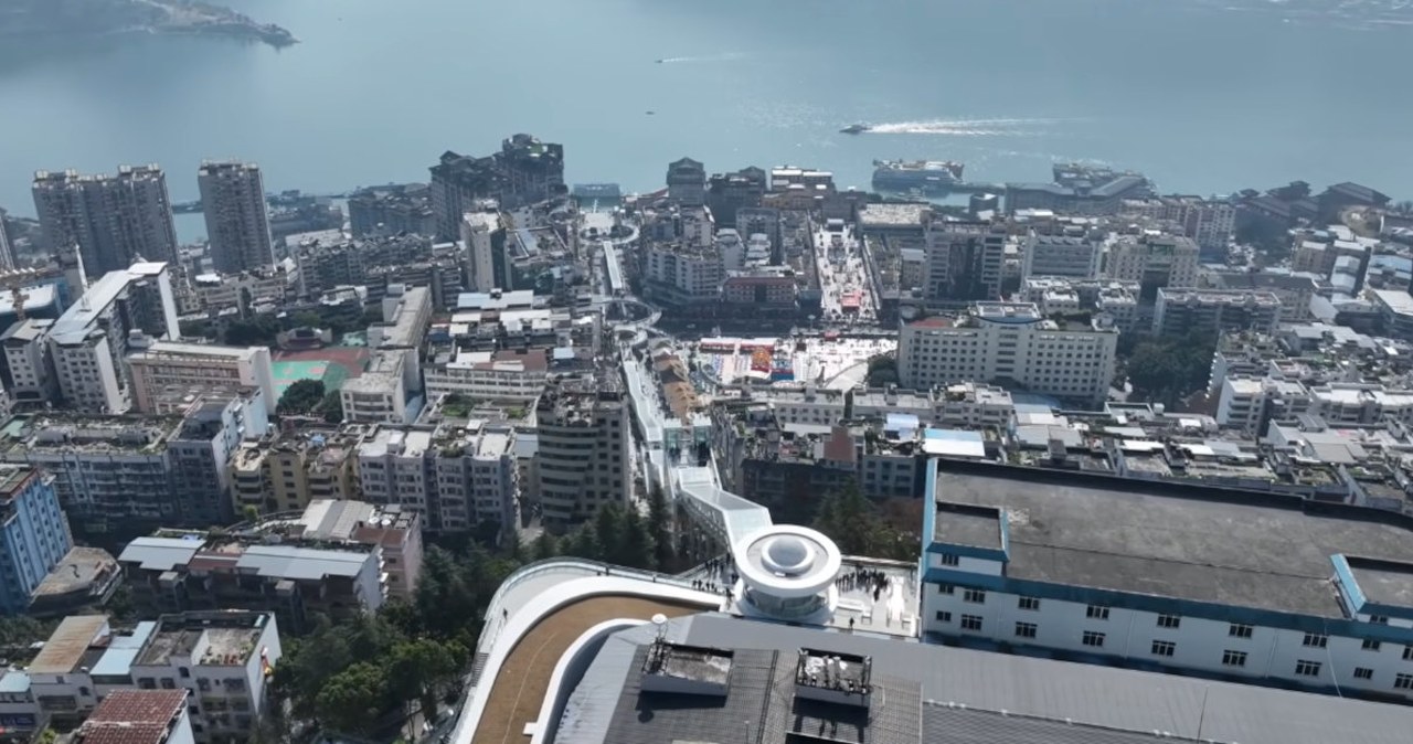 Uruchomiono największe ruchome schody na świecie