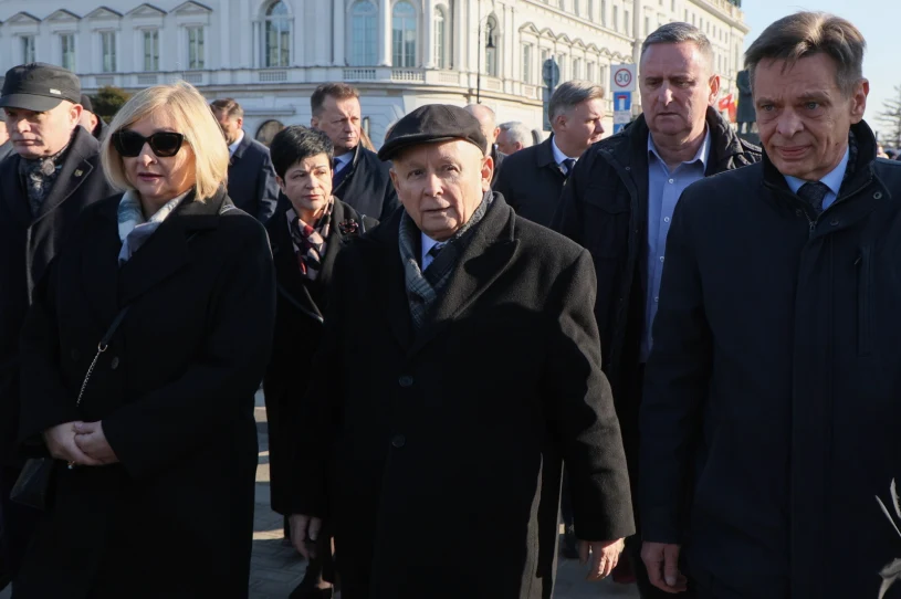 Kaczyński podczas miesięcznicy smoleńskiej. "Grupa Putina działa bezkarnie"