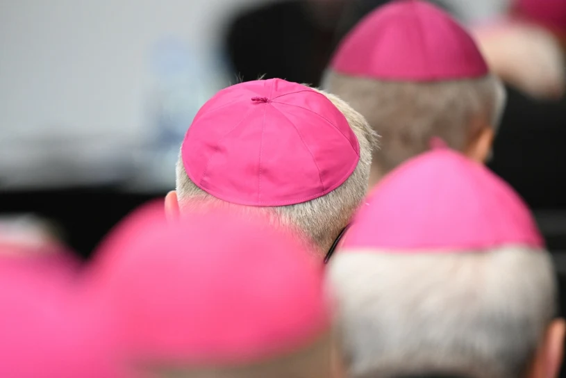 Zebranie KEP. Ważą się losy komisji do spraw wykorzystania małoletnich