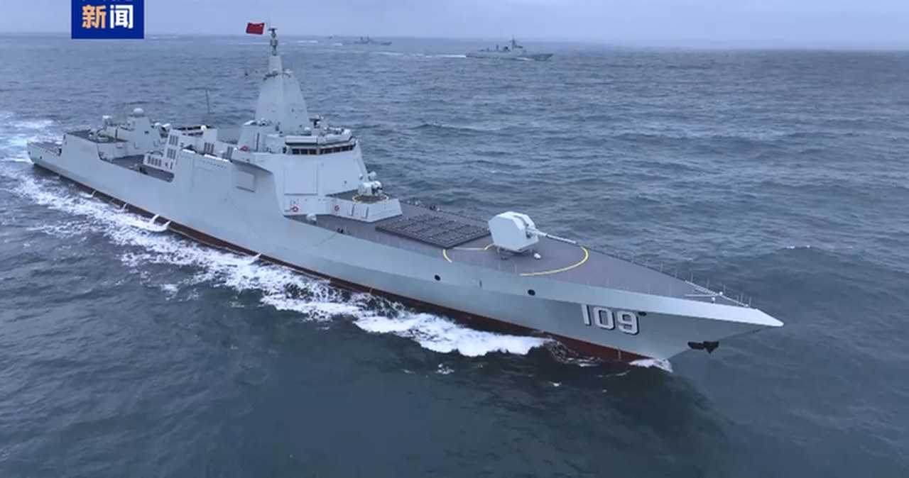 Potężne jednostki chińskiej marynarki. Dongguan i Anqing oficjalnie