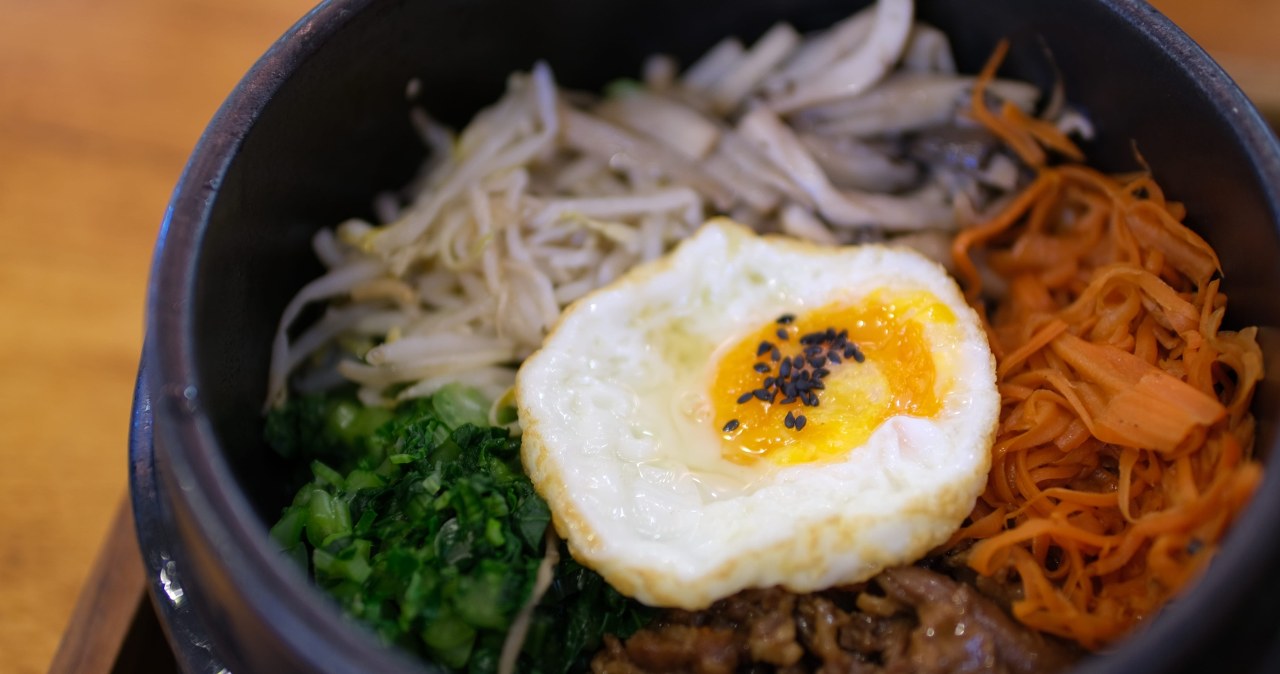 Co z kuchni koreańskiej zrobisz w domu? Dwa kulinarne hity