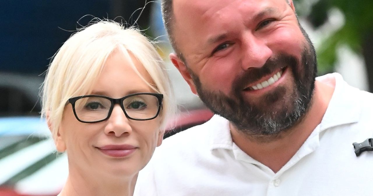 Ewa Gawryluk w końcu ujawnia, o ile lat młodszy jest od niej jej mąż