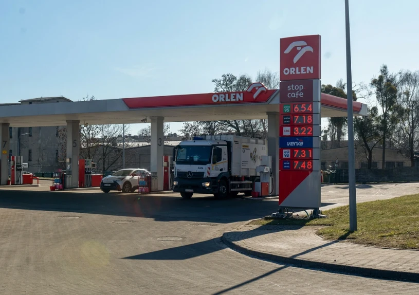 Tusk: fuel price caps possible for the final two weeks of summer holidays