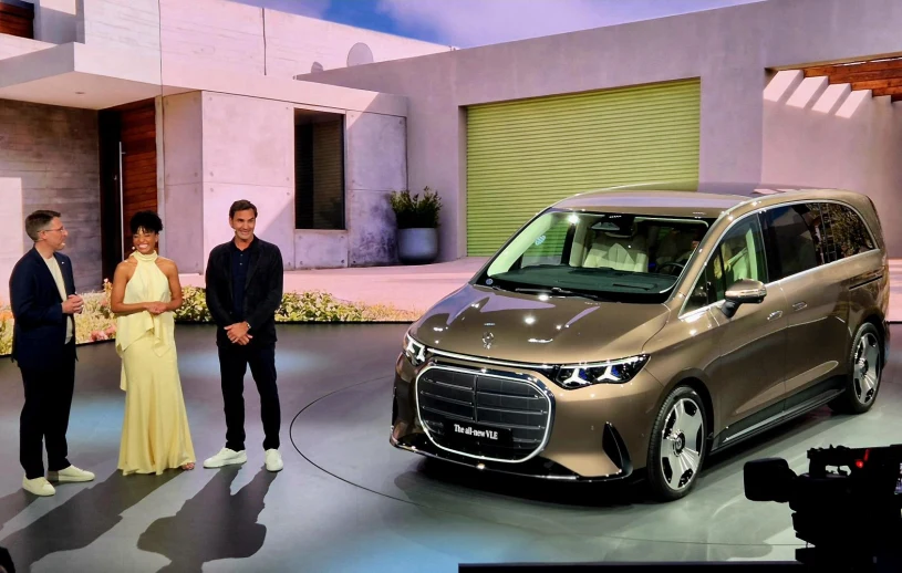 Mercedes VLE to szczyt luksusu w skórze vana. 700 km zasięgu i sala kinowa