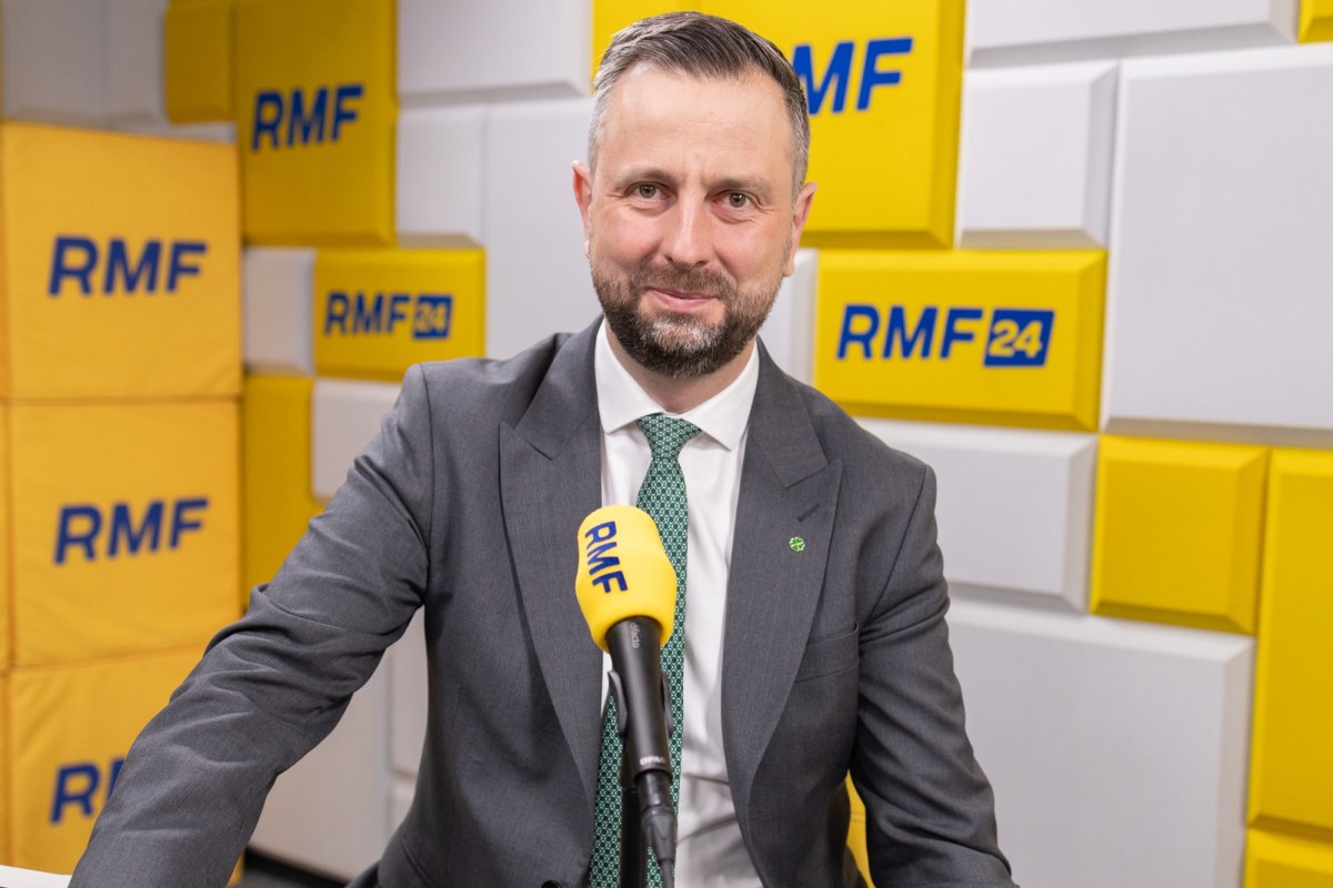 "Zapowiedzi były bardziej buńczuczne niż efekt". Szef MON o projekcie "SAFE 0 proc."