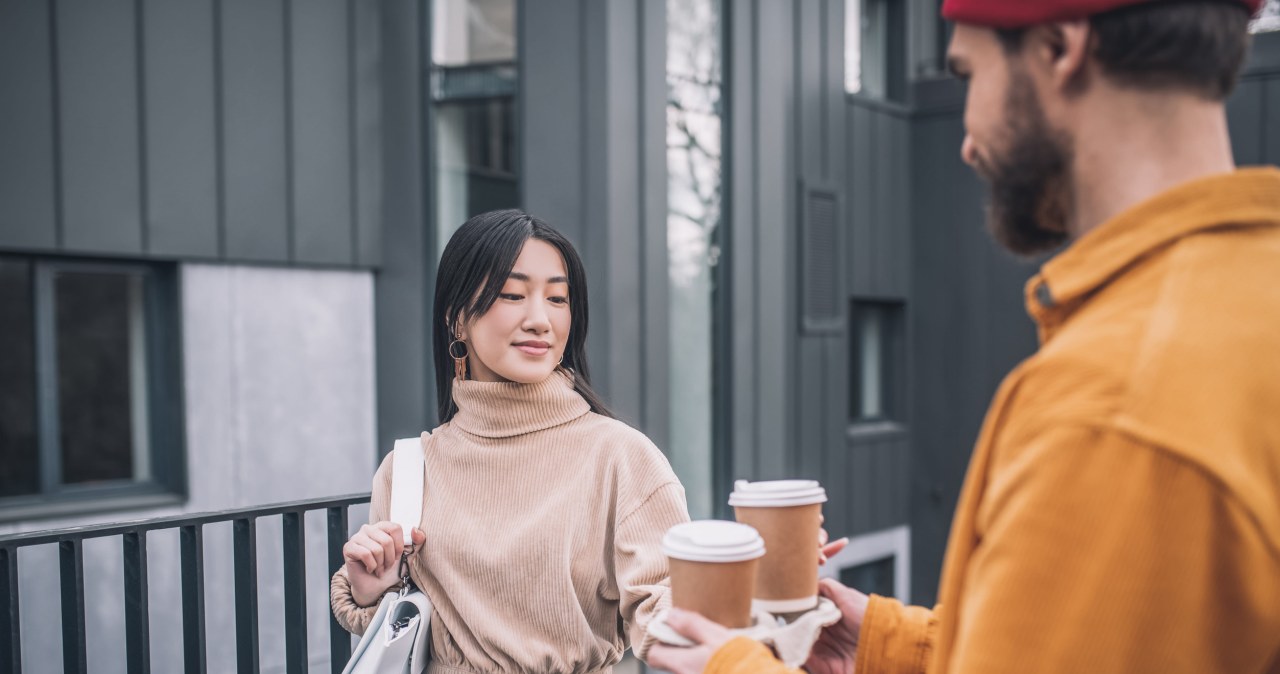 Mówi więcej niż tysiąc słów. gwałtownie odkryjesz intencje mężczyzny