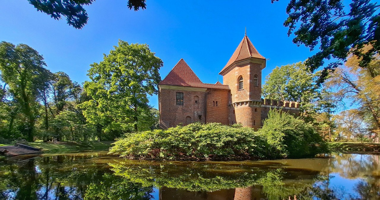 Duchy w polskim zamku? Zagadkowe nagranie z Oporowa pozostawia wiele pytań