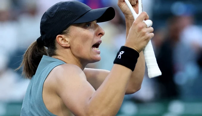 Świątek nie zdążyła zejść z kortu. Błyskawiczny komunikat. Czekali do końca